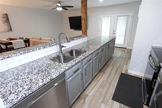 Photo - 7021 Greenview Cir N