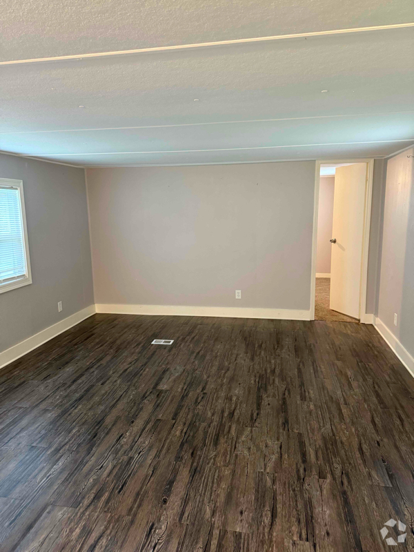 Building Photo - 2317 Wright Ave Rental