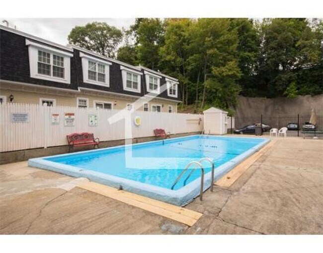 Photo - Massive Oak Square 2 Bed with Pool! Heat and Hot Water Included, No Fee!