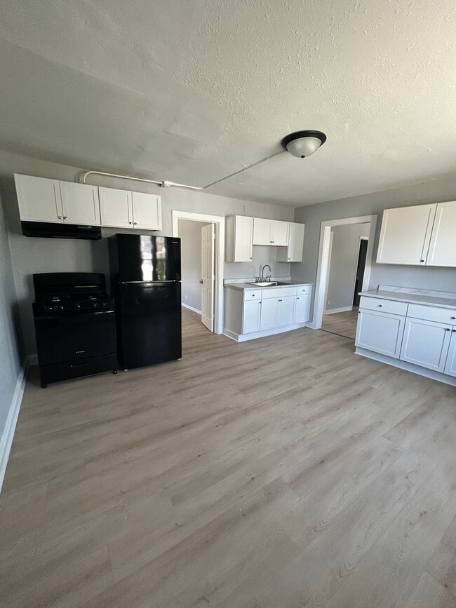 Building Photo - 1510 57th St Unit 2