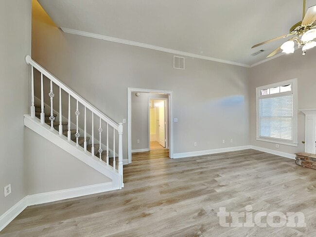 Photo - 160 Wisteria Way