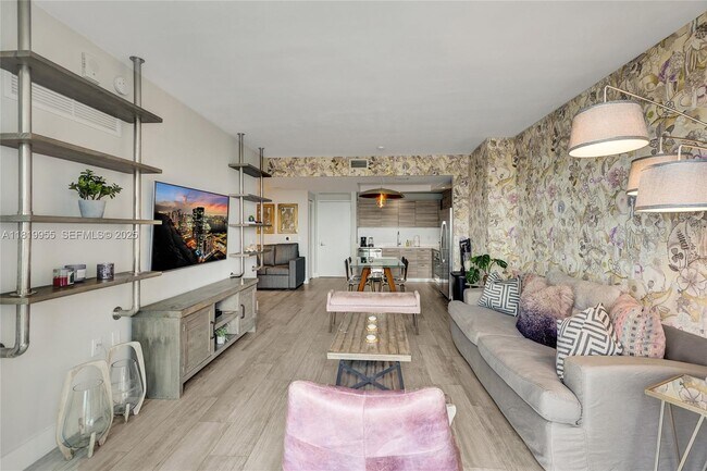 Photo - 121 NE 34th St Unidad 2512