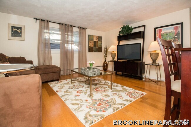 Building Photo - 79 Chestnut St Rental