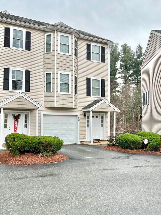 262 Littleton Rd Townhome For Rent in Chelmsford, MA