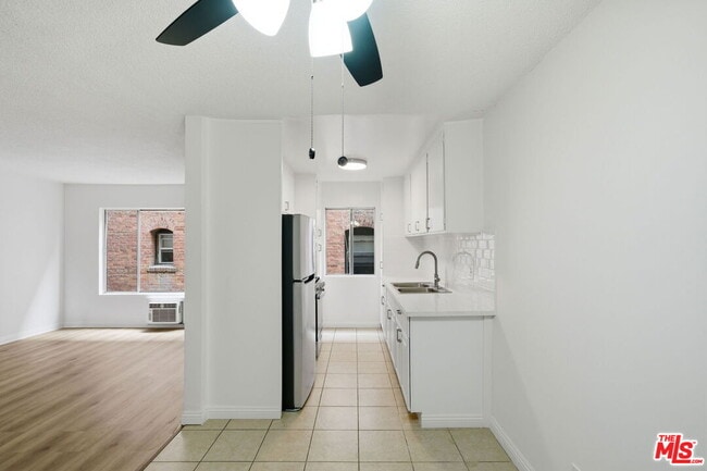 Photo - 4100 W 1st St Unit 206