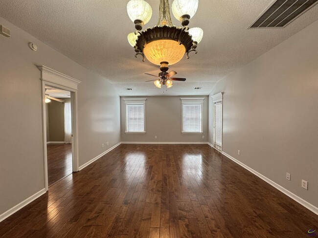 Photo - 207 S Houston Springs Blvd