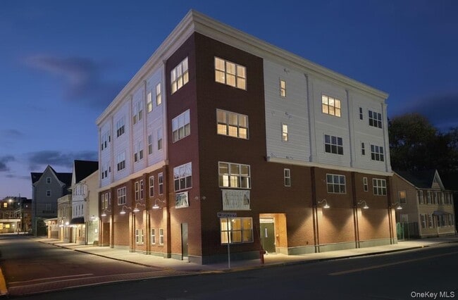 Building Photo - 122 Greenwich Ave Unit 304