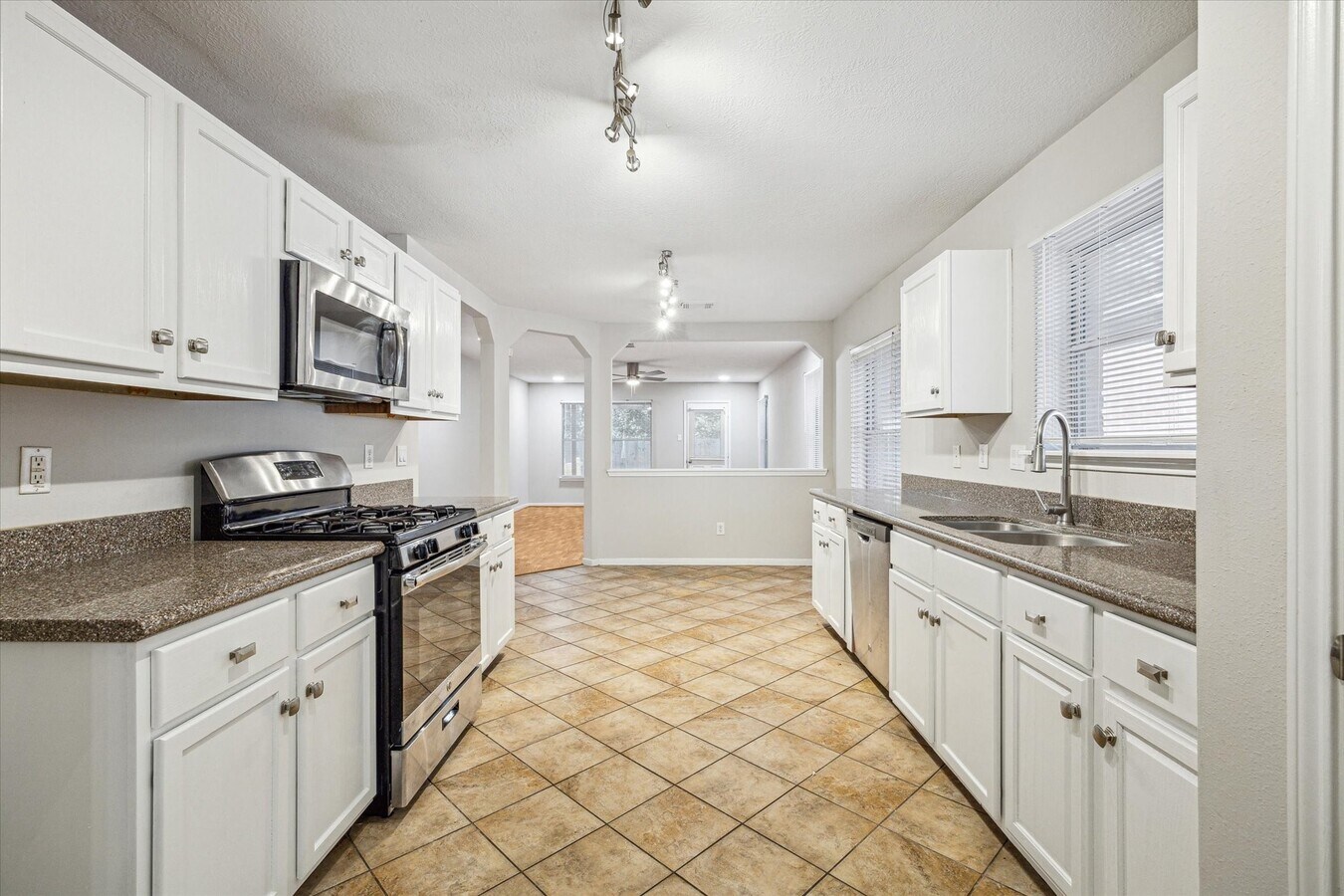 Photo - 21907 Willow Downs Dr