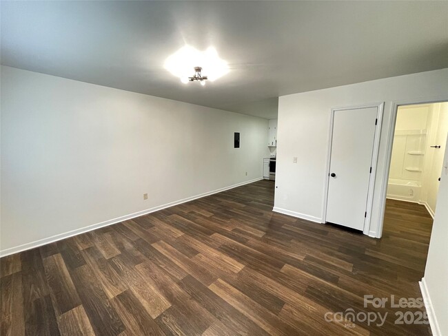 Photo - 810 S Dalton St Apartment