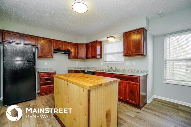 Photo - 458 Pruden Dr