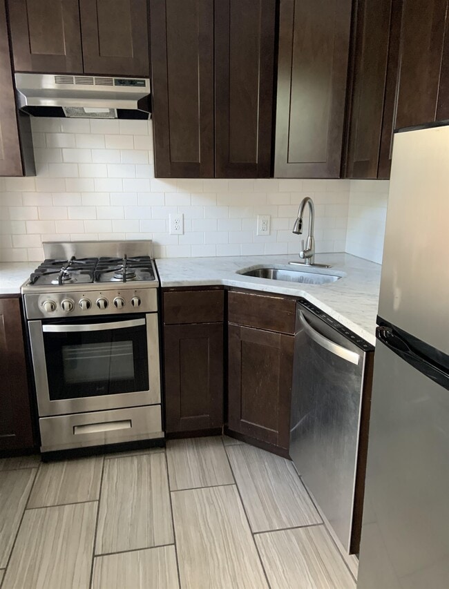 Building Photo - 159 9th St Unit 2 Rental