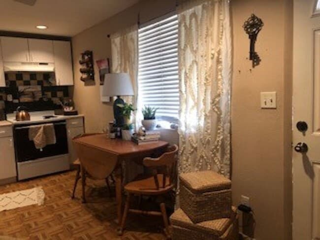 Photo - 705 S River St