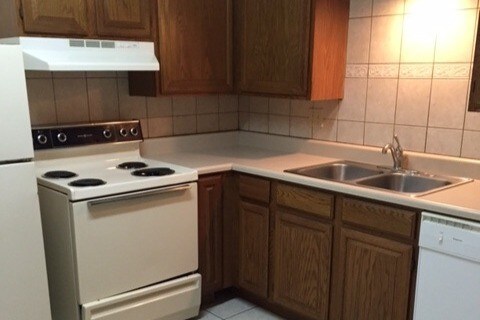 Photo - Parkway Terrace Apartments