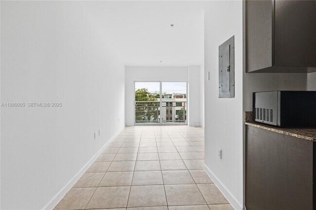 Photo - 529 NE 62nd St Unidad 401