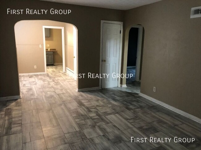 Photo - 330 Verona Rd