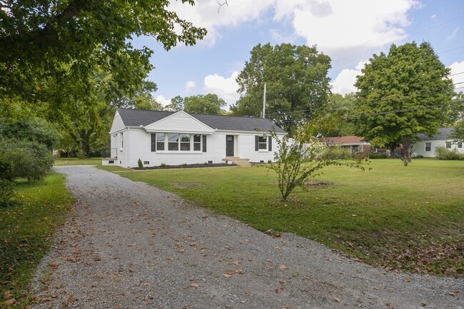 Building Photo - 102 S Bigby Dr Rental