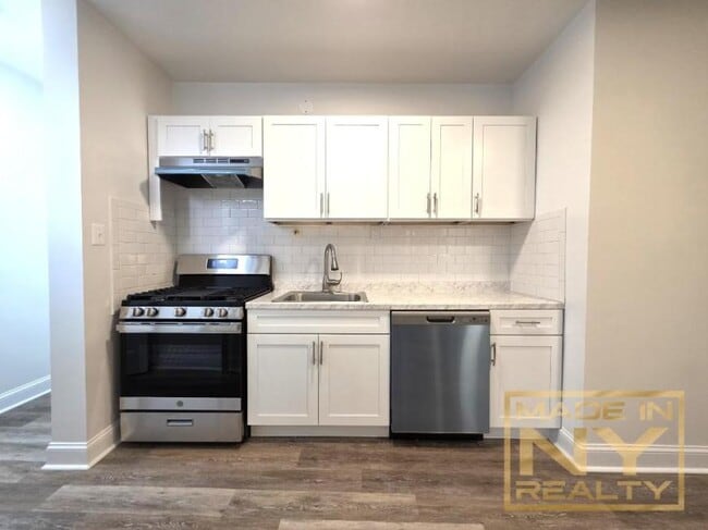 Building Photo - 1 bedroom in ASTORIA NY 11106 Unit A1 Rental