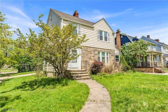 Photo - 3557 Silsby Rd
