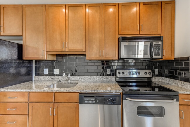 Photo - 620 Glen Iris Dr NE