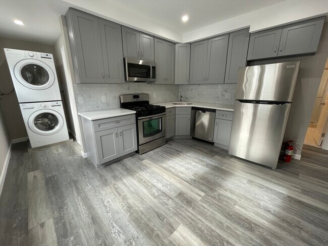 Building Photo - 16 Long Ave Unit 2