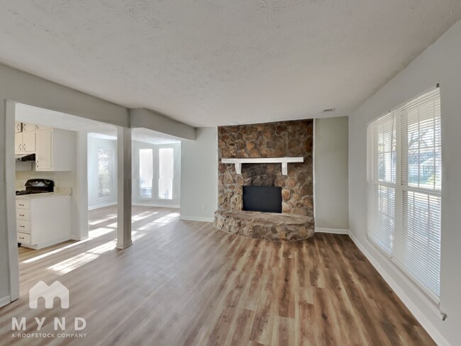 Photo - 3050 Brook Hollow Dr