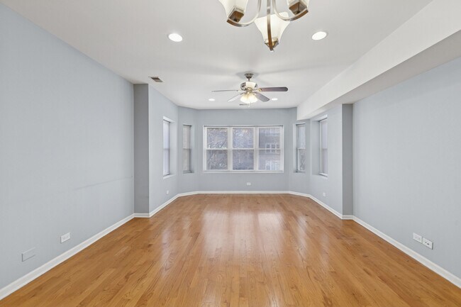 Photo - 9222 S Laflin St