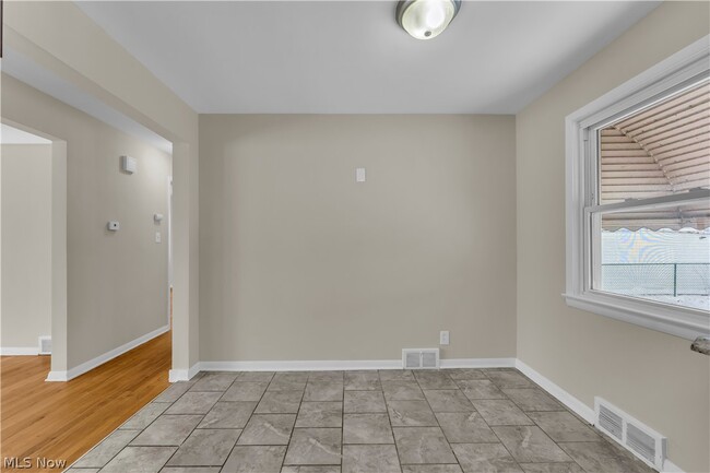 Photo - 23760 Puritan Ave