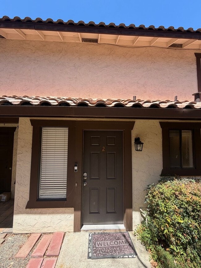 Photo - 457 Tyndall St
