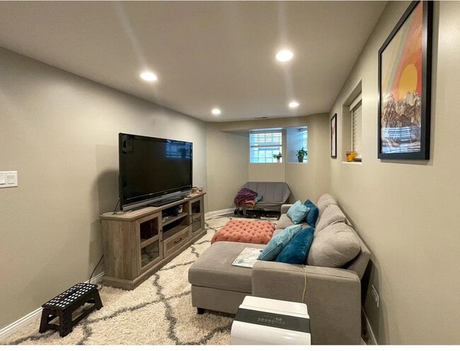 Photo - 2730 N Wilton Ave Unit G