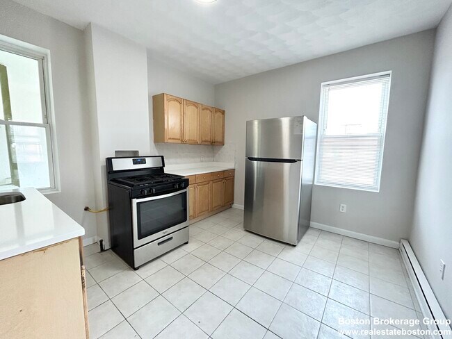 165 Grove St Unit 6