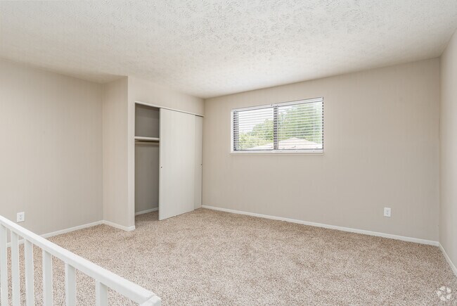 1BR, 1BA - 600SF - Bedroom