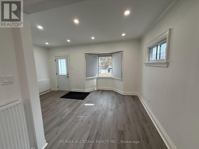 Photo - 92 Thirty Ninth St