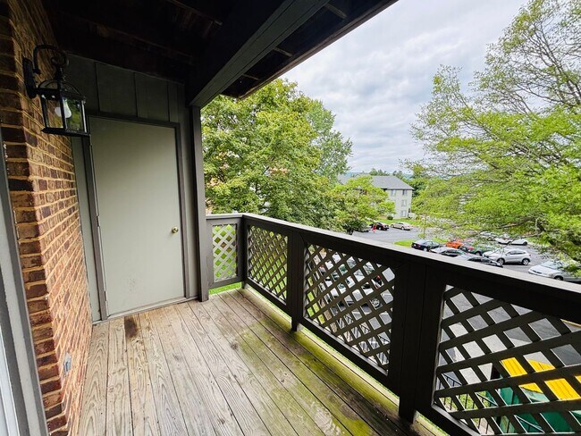 Photo - 844 Claytor Square