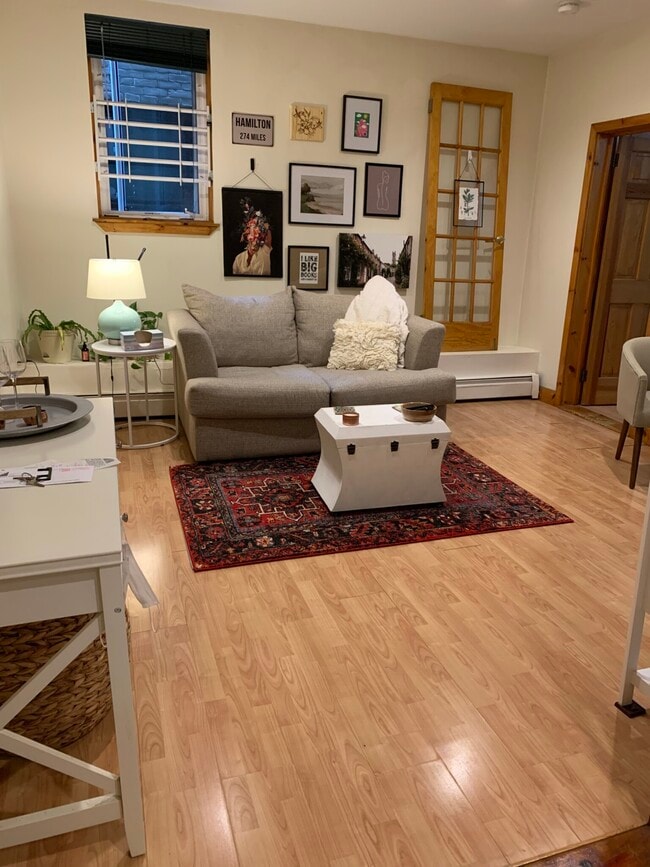 Building Photo - 21 Aberdeen St Unit D