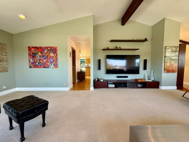 Photo - Unique 4 Bedroom House with OCEAN VIEWS in Sunset Cliffs! Fully Furnished! 6 Month Lease Term!