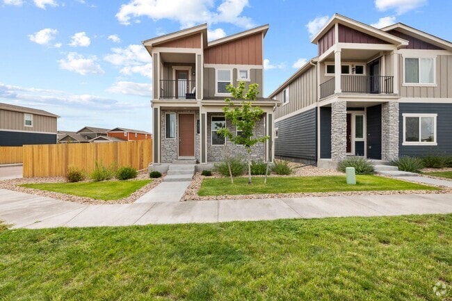Building Photo - Modern 4BD/3BA Home with Covered Balcony &...