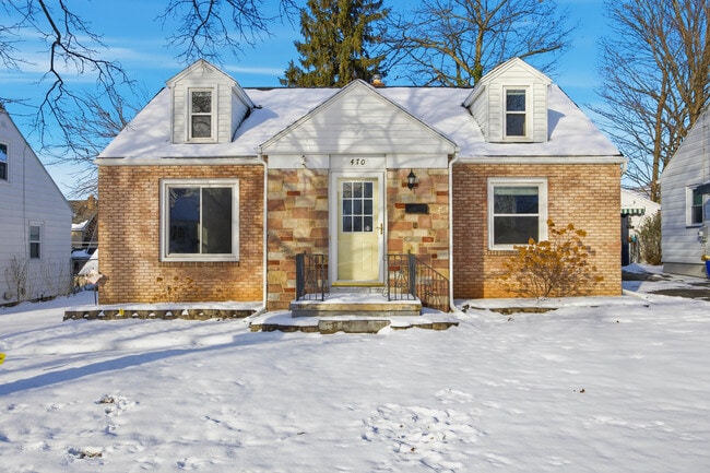 Photo - 470 Falstaff Rd