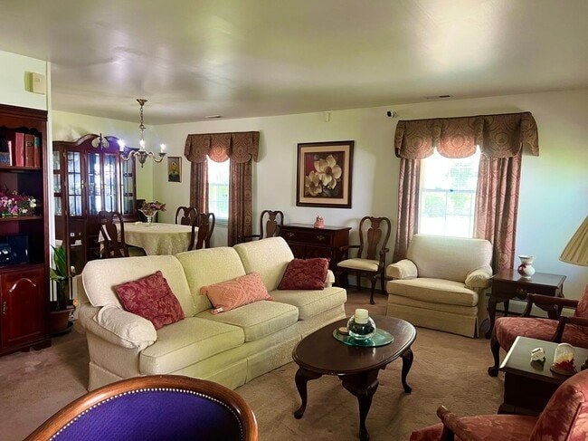 Photo - 75 Plumtree Ln