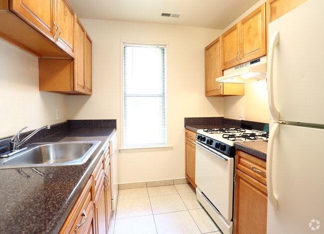 Laurel Hill Apartments