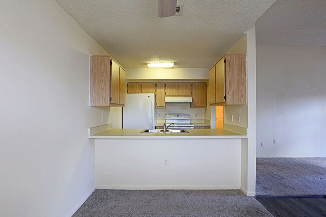 Photo - Cedarbend 5274-3 Unit 5274 Cedarbend Drive, 3