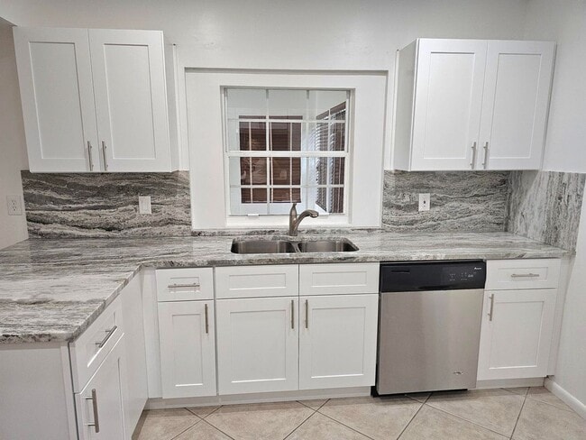 Photo - 12191 Broadleaf Ct