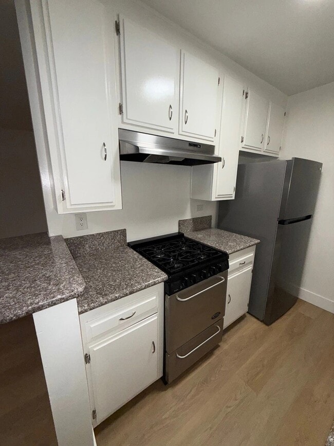 Photo - 10776 Rose Ave Unit 17