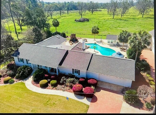 1407 Camellia Dr