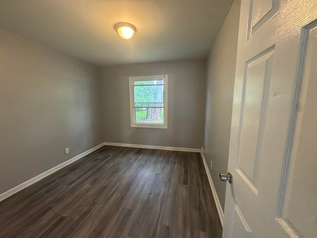 Photo - 1735 Meadow Ln
