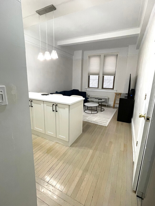 Photo - 50 W 106th St Unidad 1A