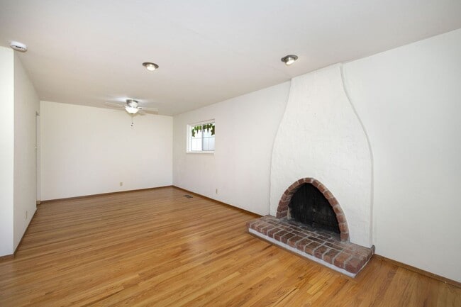 Photo - Beautifully Landscaped 4 Bed, 3 Bath Home- Close to Downtown!