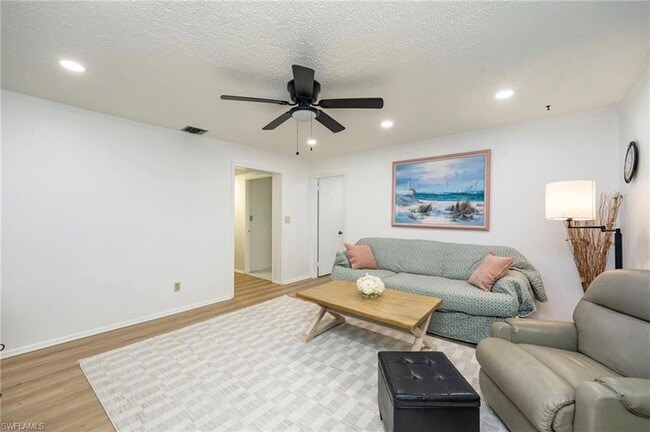 Photo - 2261 11th St N