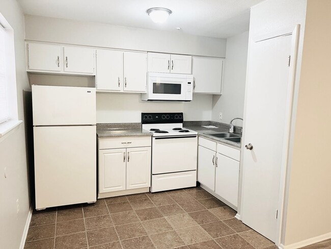 Pied Piper Apartments (Studio/1 Bath)