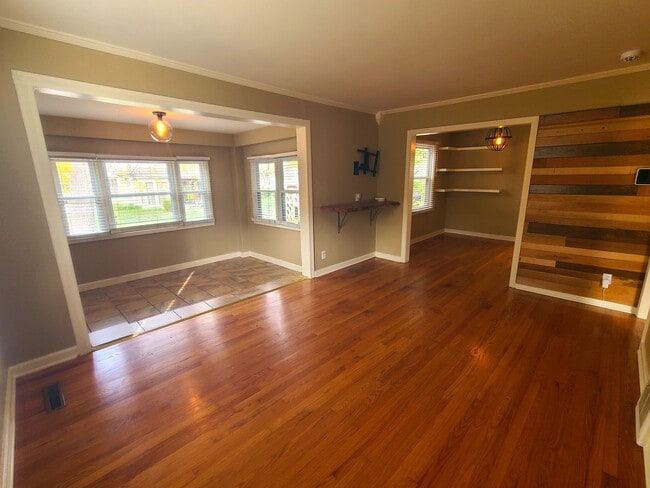 Photo - 8217 Belleview Ave