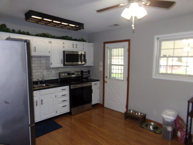 Photo - 3 Bed 1 Bath Fairborn Ranch Home!